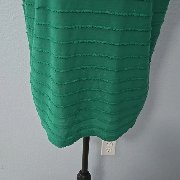 ANTHROPOLOGIE Double Ruffle Emerald Short Sleeve Blouse Top Rounded Neck Sz XL - Picture 3 of 11